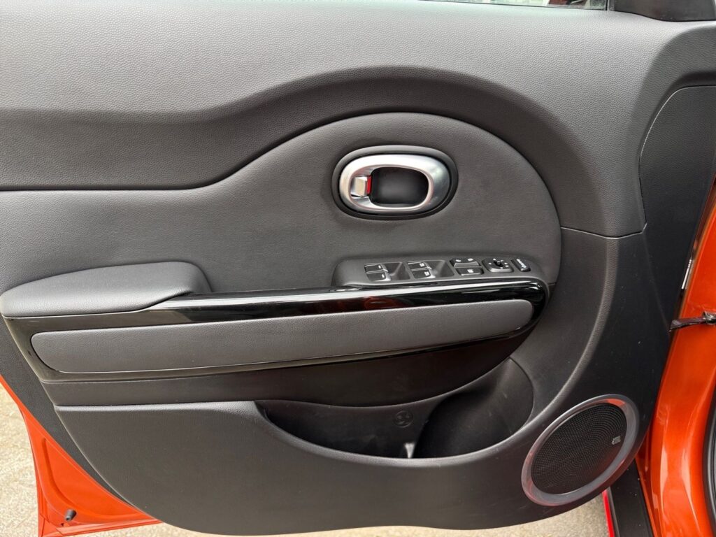 KIA Soul Turbo, Automatik,Pano,Xenon,NAVI,AHK,mit WR