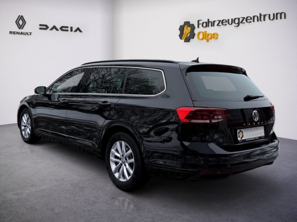 VW Passat Variant DSG Business, Navi, ACC, AHK