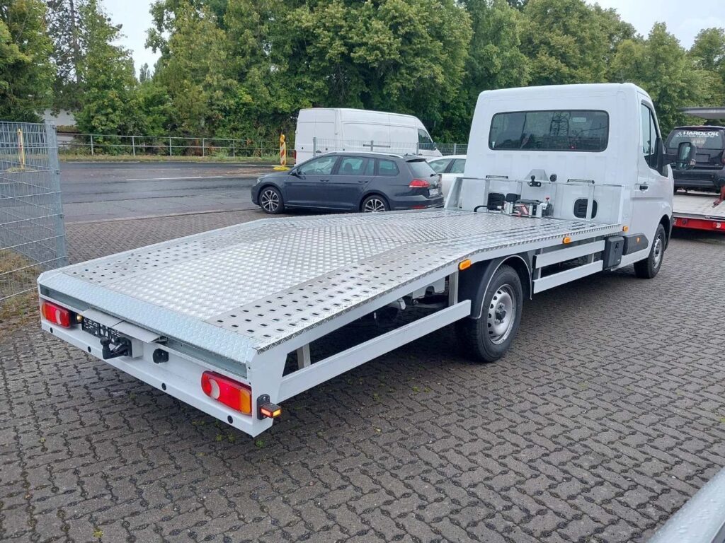 RENAULT Master 4 Abschleppwagen mit Winde