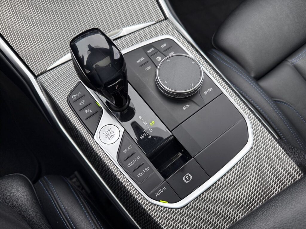 BMW M340d 3 Touring xDrive, PANO, 360°CAM, AHK, VOLL