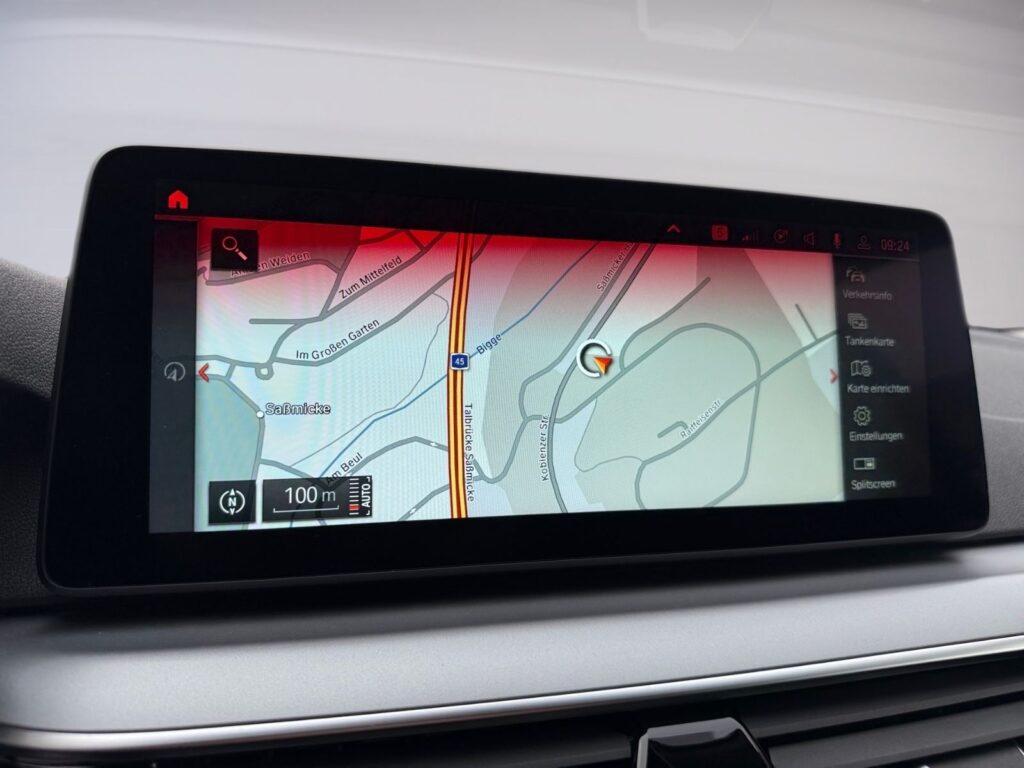 BMW 530d Touring, AHK, LED, 8-fach bereift