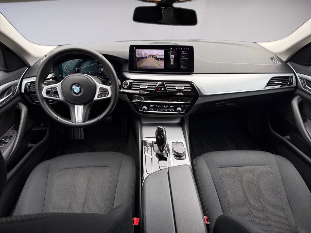 BMW 530d Touring, AHK, LED, 8-fach bereift