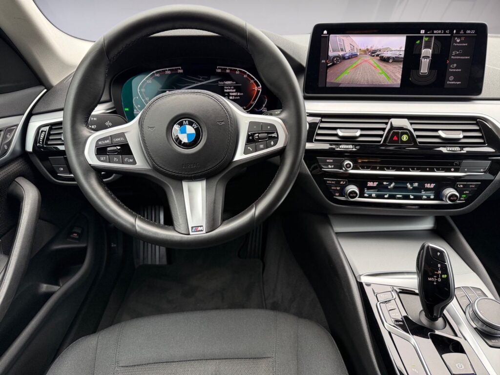 BMW 530d Touring, AHK, LED, 8-fach bereift