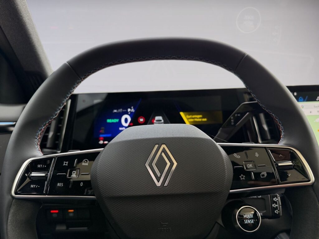 RENAULT Rafale 300 E-Tech 4×4 Esprit Alpine Plug-in