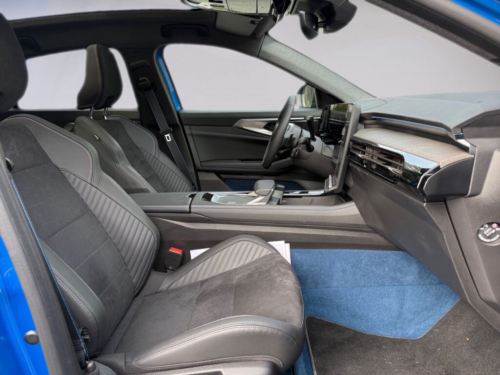 RENAULT Rafale 300 E-Tech 4×4 Esprit Alpine Plug-in