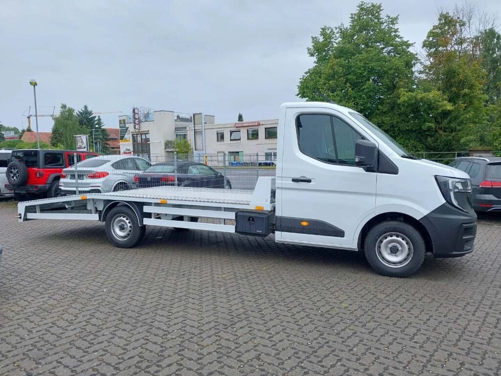 RENAULT Master 4 Abschleppwagen mit Winde