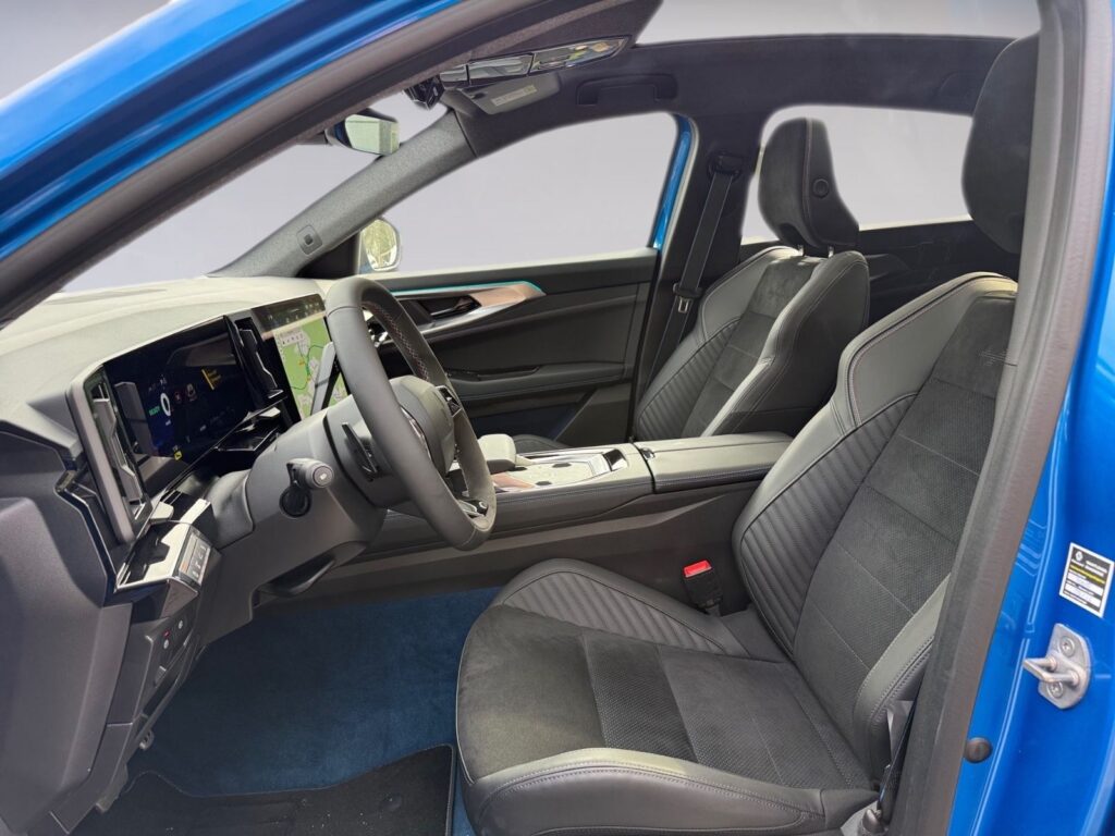 RENAULT Rafale 300 E-Tech 4×4 Esprit Alpine Plug-in