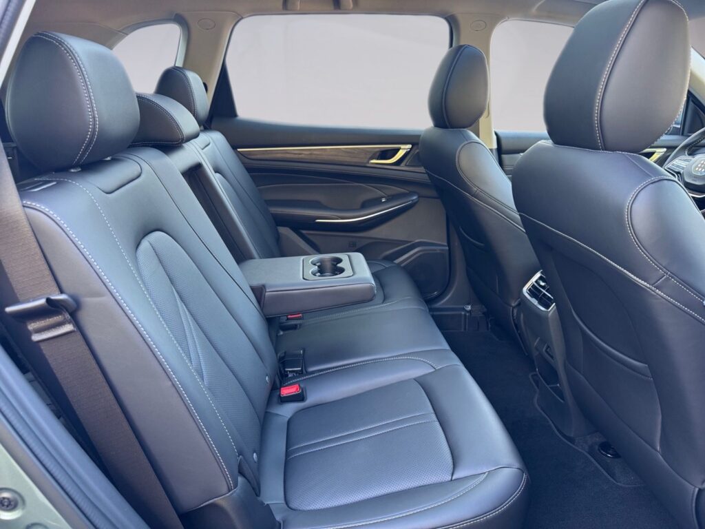 DFSK Fengon E5 PHEV, 7-Sitzer, Pano, bis 6J. Garantie