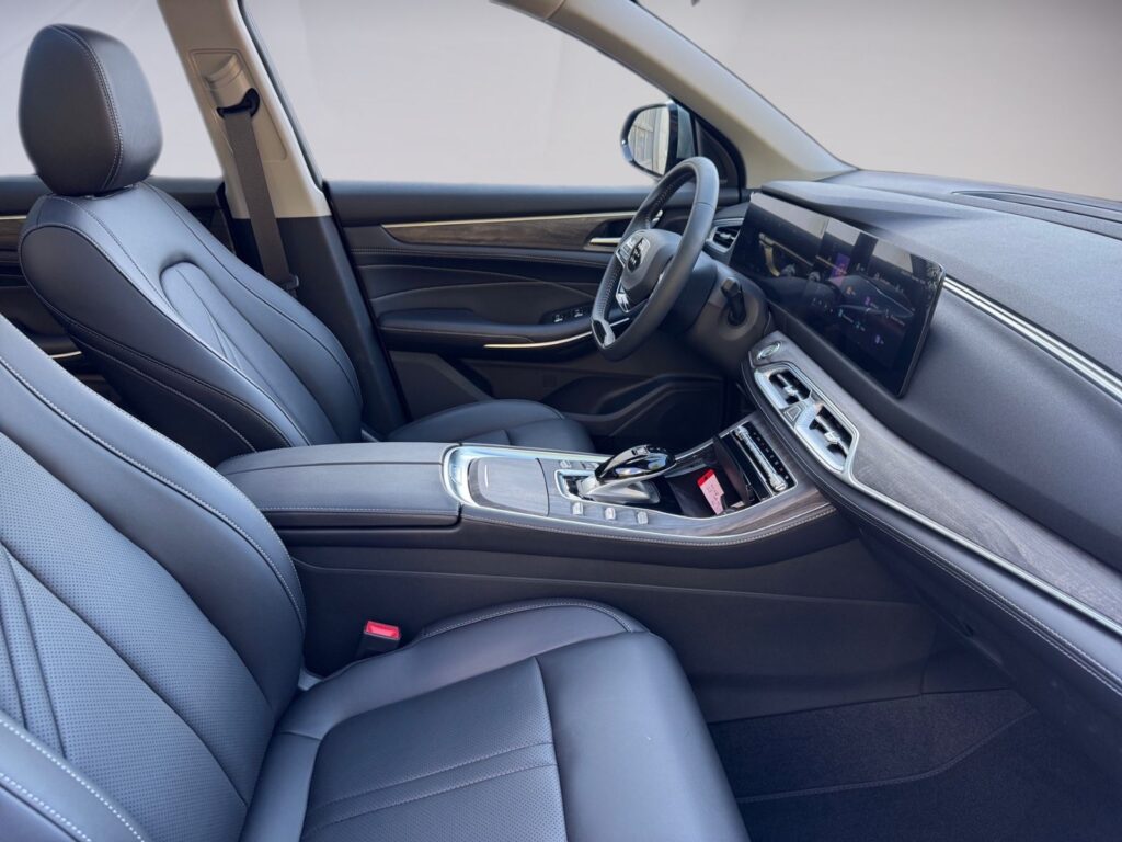 DFSK Fengon E5 PHEV, 7-Sitzer, Pano, bis 6J. Garantie