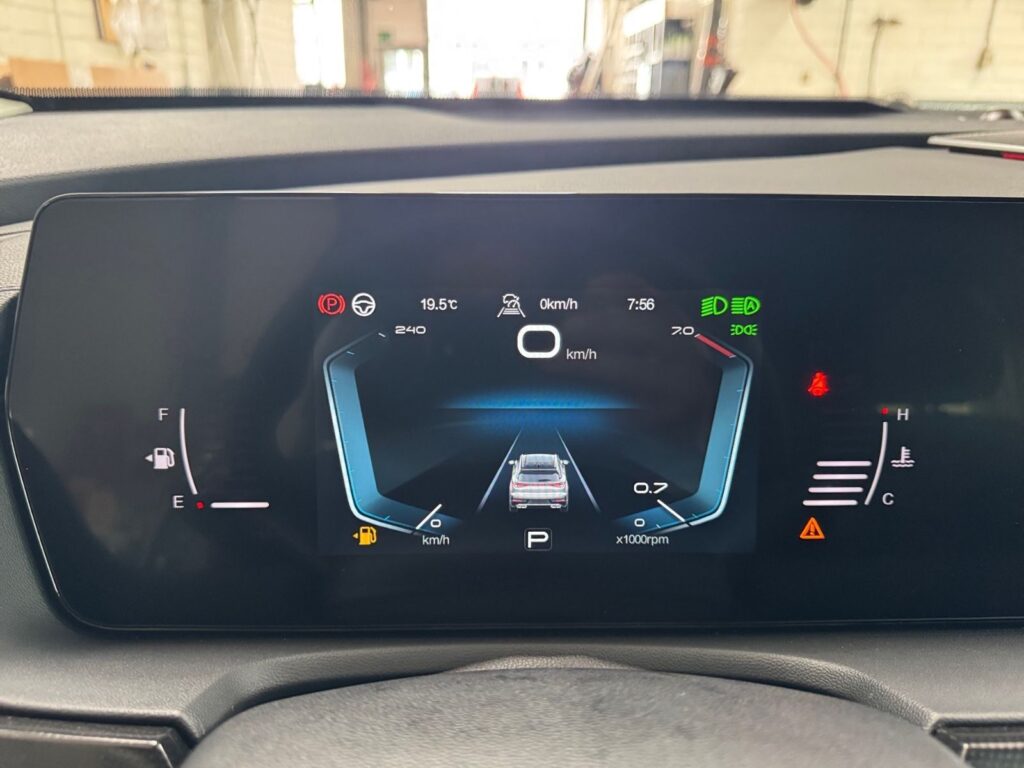 BAIC Beijing X75, ACC, Pano, AUTOGASUMRÜSTUNG