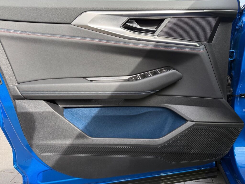 RENAULT Rafale 300 E-Tech 4×4 Esprit Alpine Plug-in
