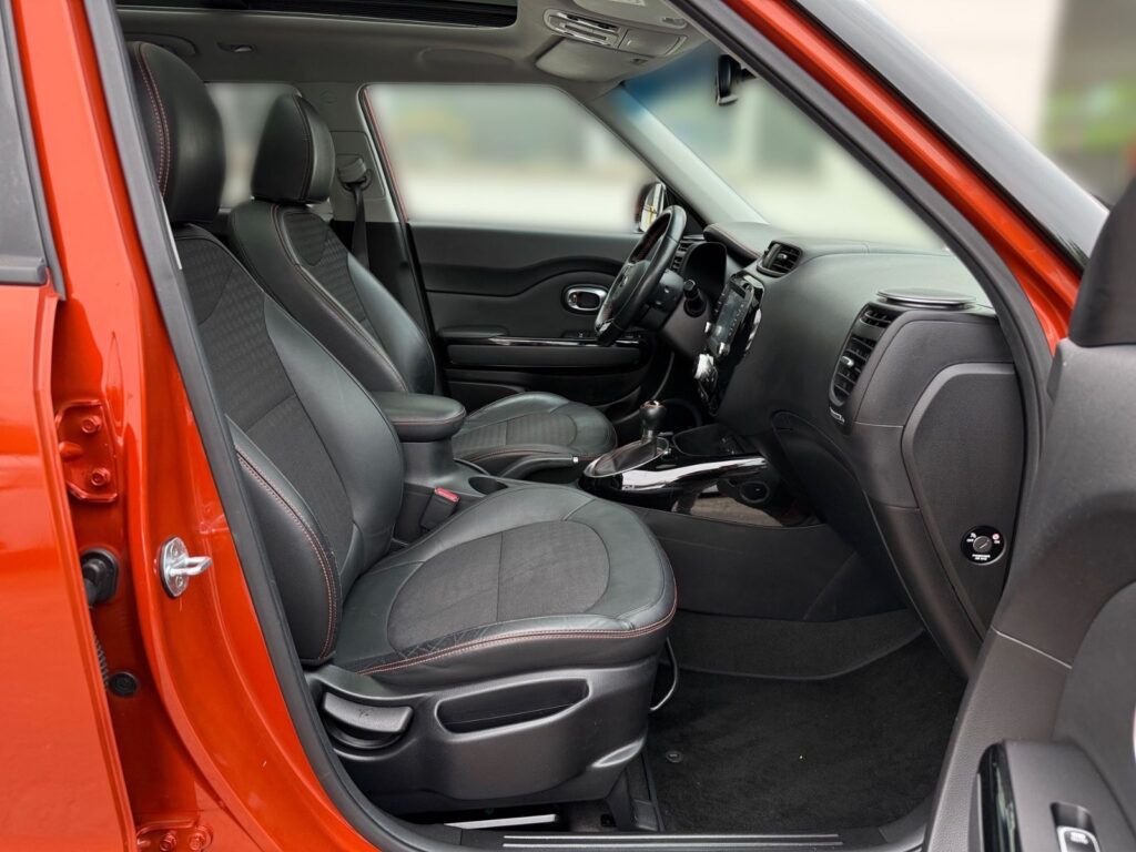 KIA Soul Turbo, Automatik,Pano,Xenon,NAVI,AHK,mit WR