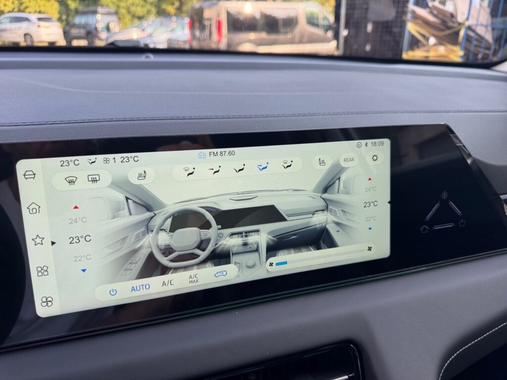 JAC JS8 Pro 7-Sitzer, Pano, 0,0% , LPG Autogas