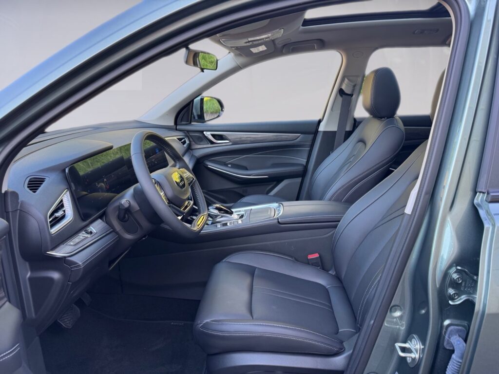 DFSK Fengon E5 PHEV, 7-Sitzer, Pano, bis 6J. Garantie
