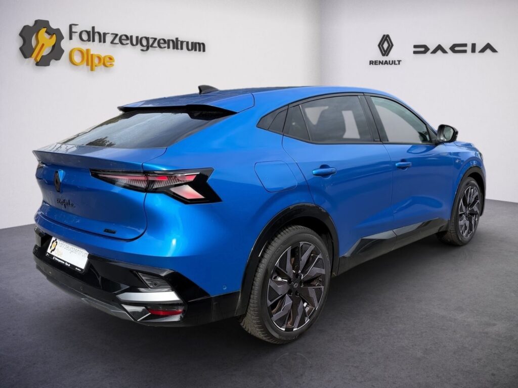 RENAULT Rafale 300 E-Tech 4×4 Esprit Alpine Plug-in
