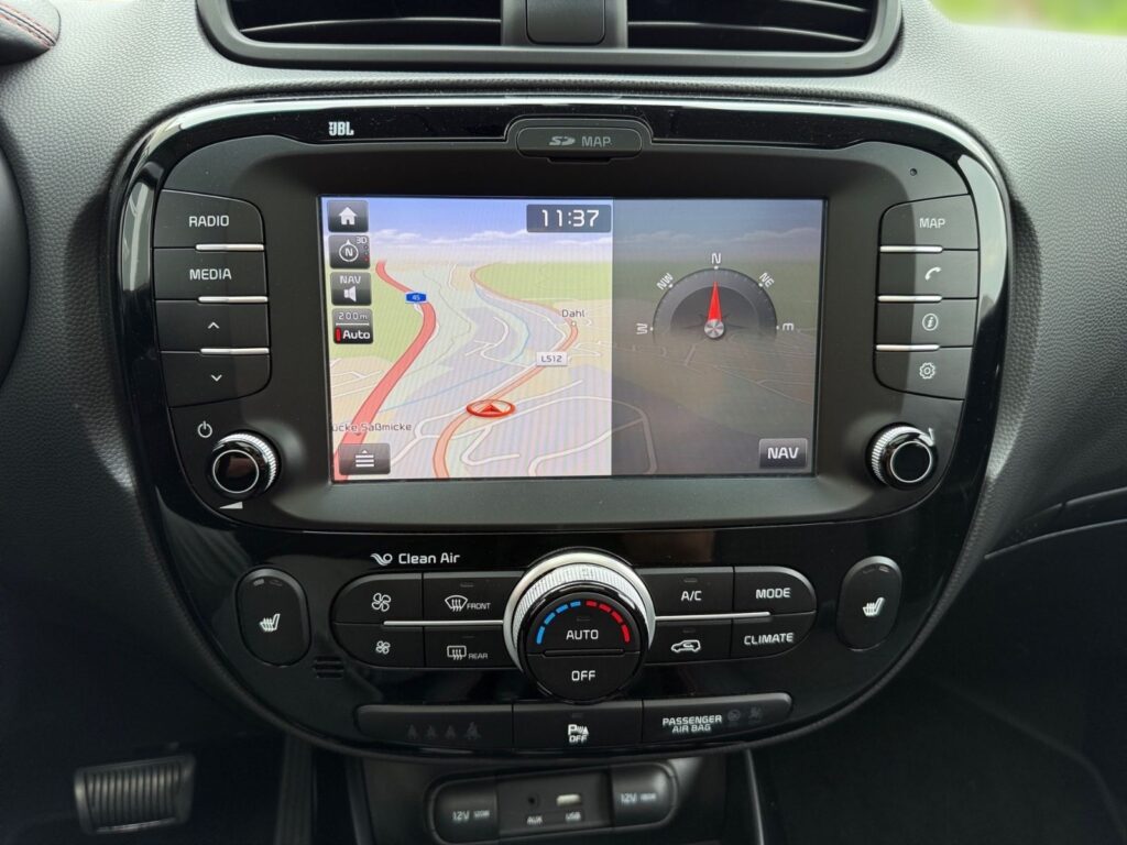 KIA Soul Turbo, Automatik,Pano,Xenon,NAVI,AHK,mit WR