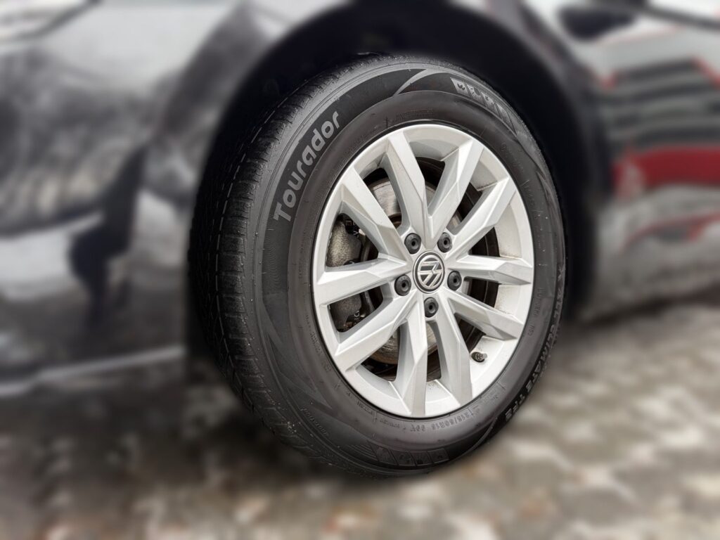 VW Passat Variant DSG Business, Navi, ACC, AHK