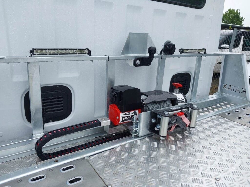 RENAULT Master 4 Abschleppwagen mit Winde