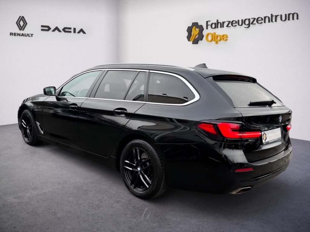 BMW 530d Touring, AHK, LED, 8-fach bereift