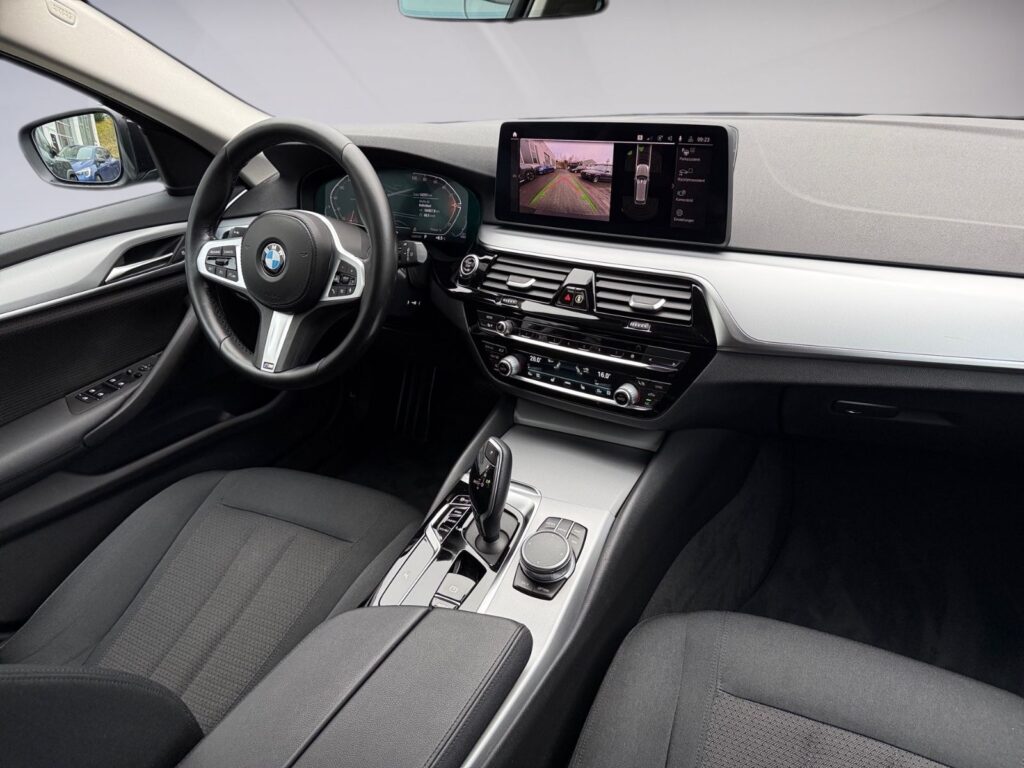 BMW 530d Touring, AHK, LED, 8-fach bereift