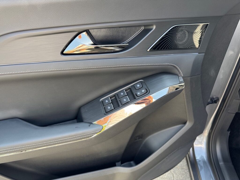 JAC JS8 Pro 7-Sitzer, Pano, 0,0% Finanz, 5J. Gar