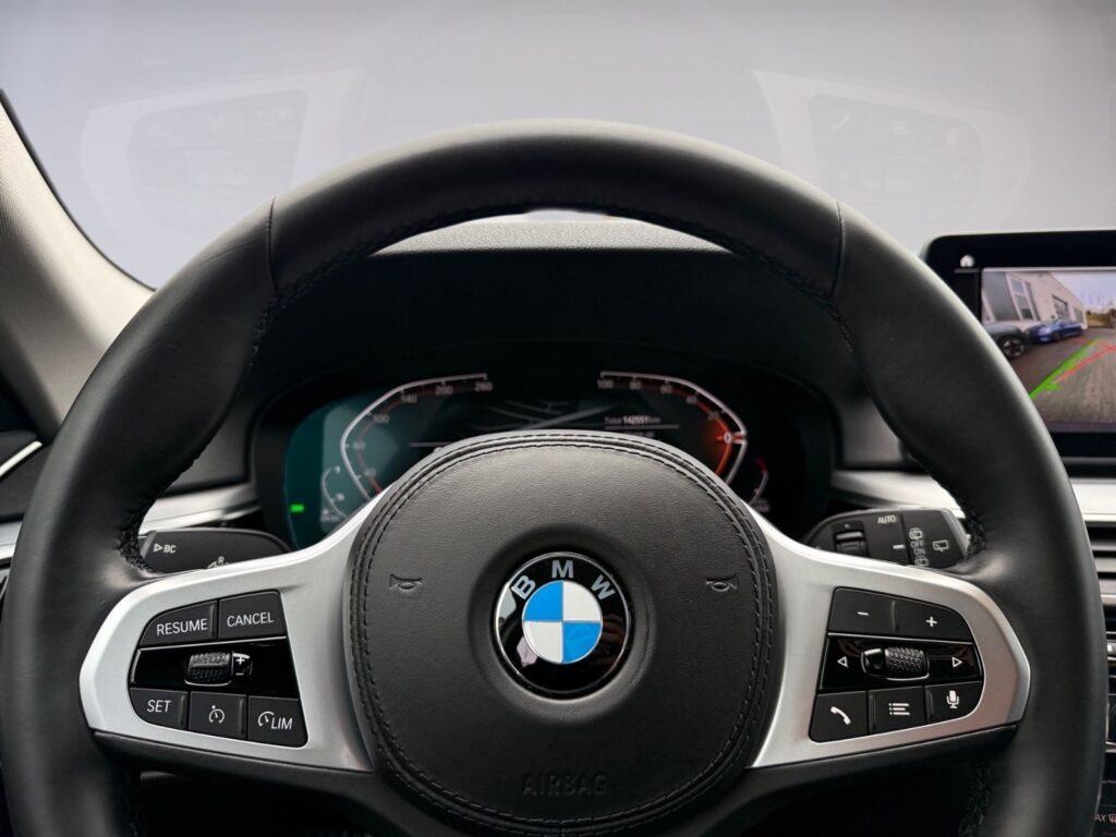 BMW 530d Touring, AHK, LED, 8-fach bereift