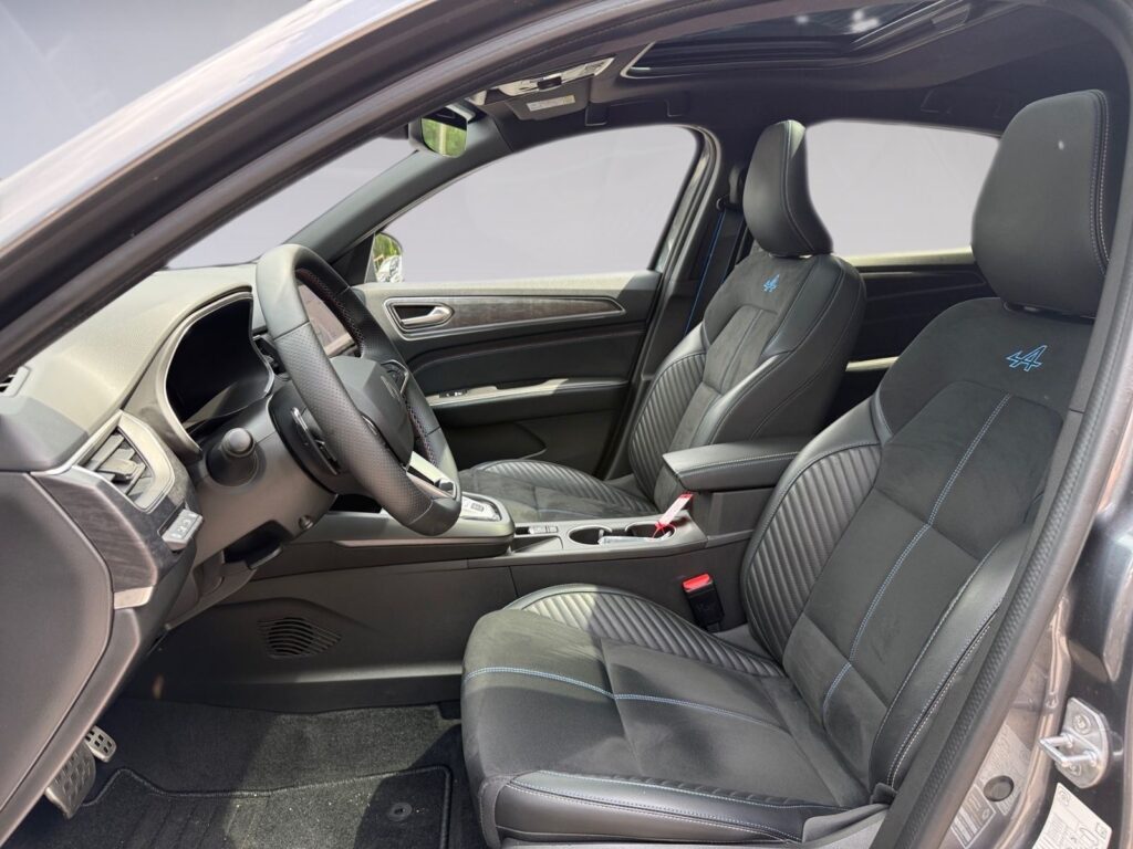 RENAULT Arkana Esprit Alpine, Vollausstattung