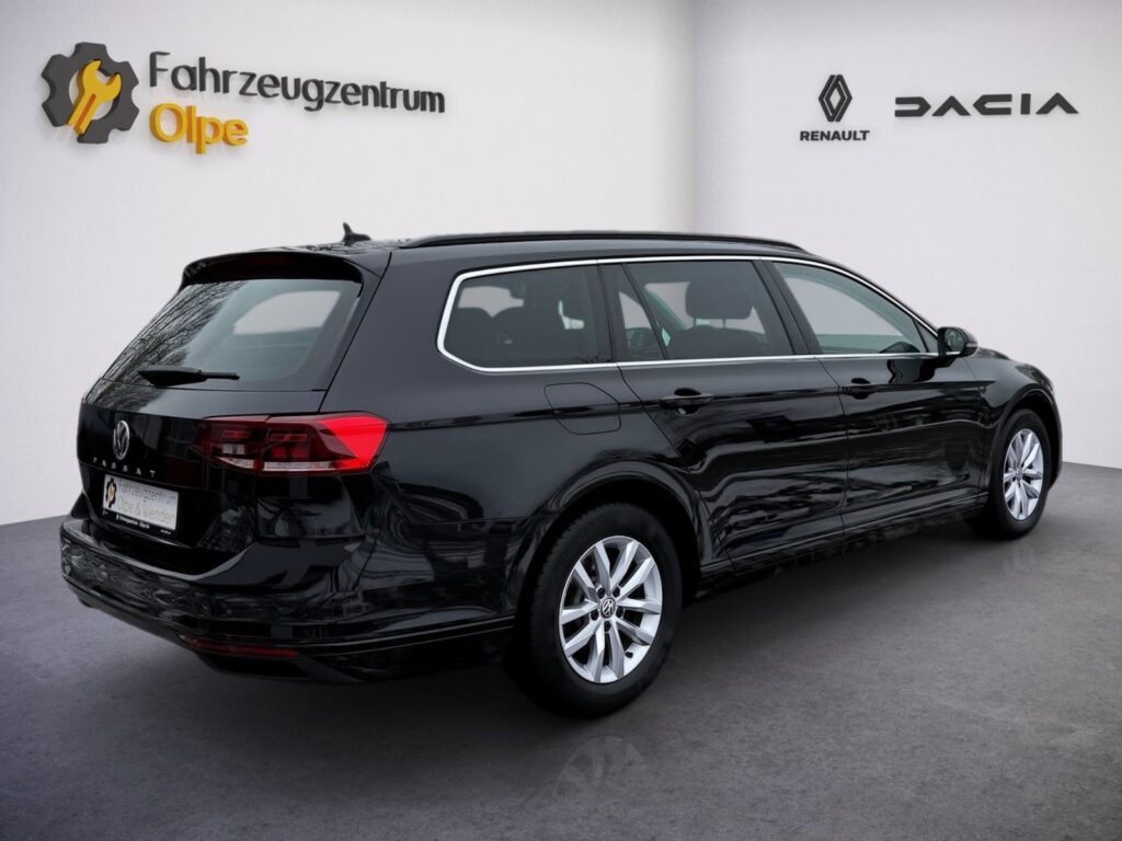 VW Passat Variant DSG Business, Navi, ACC, AHK