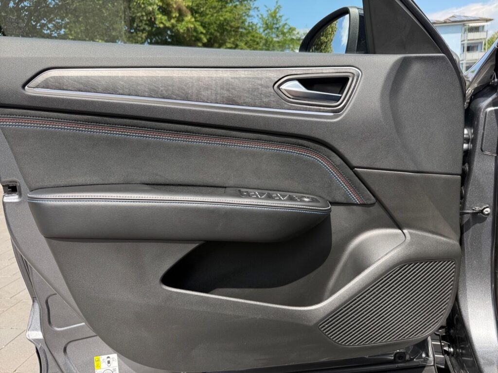 RENAULT Arkana Esprit Alpine, Vollausstattung