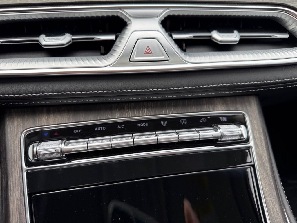 DFSK Fengon E5 PHEV, 7-Sitzer, Pano, bis 6J. Garantie