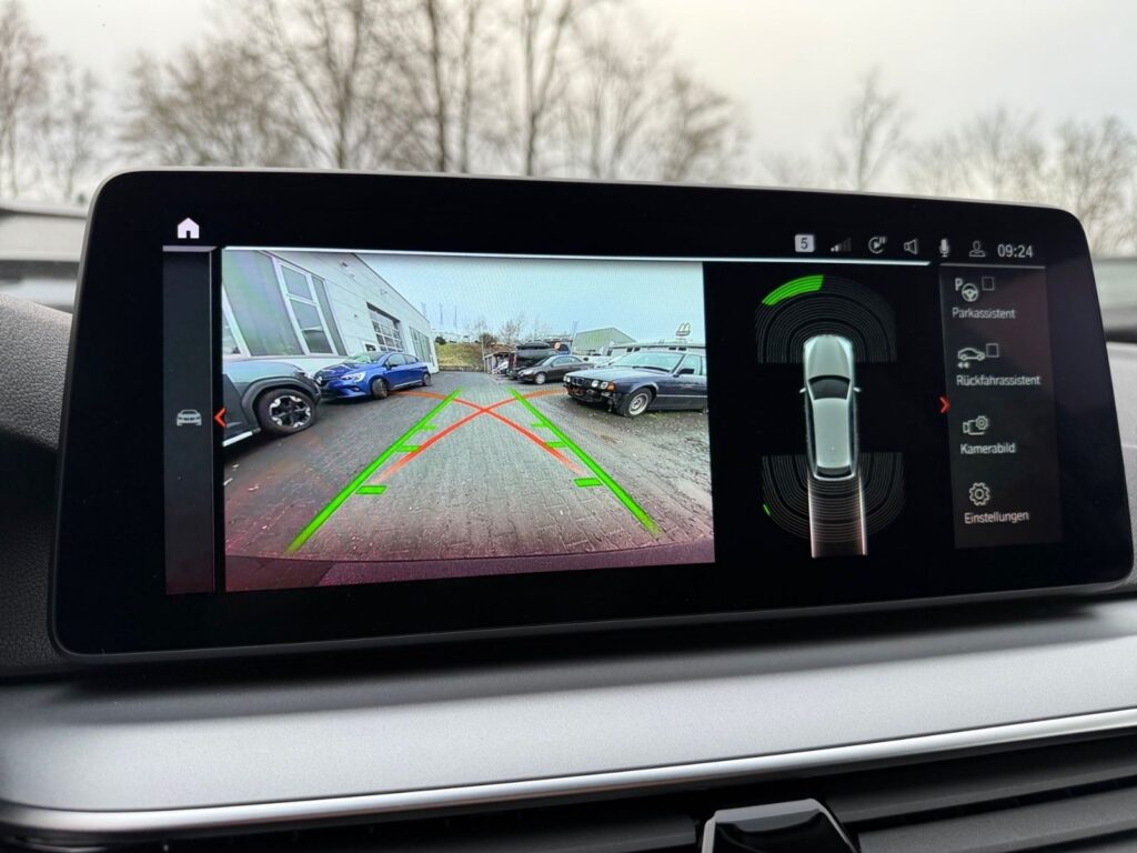 BMW 530d Touring, AHK, LED, 8-fach bereift