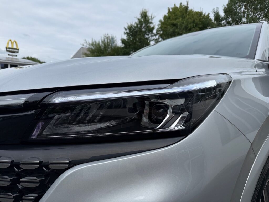 DFSK Fengon E5 PHEV, 7-Sitzer, Pano, bis 6J. Garantie