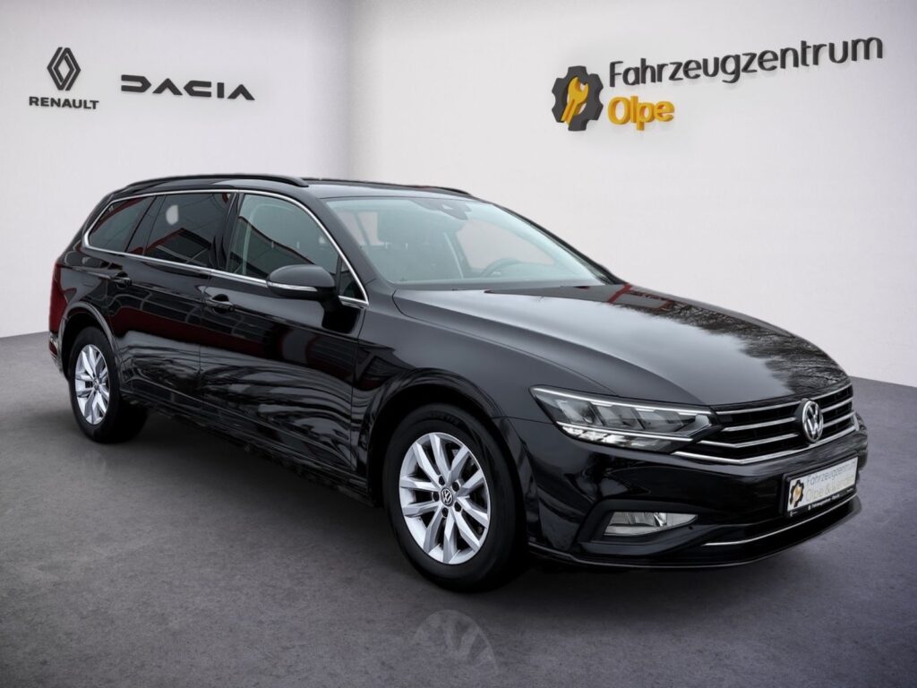 VW Passat Variant DSG Business, Navi, ACC, AHK